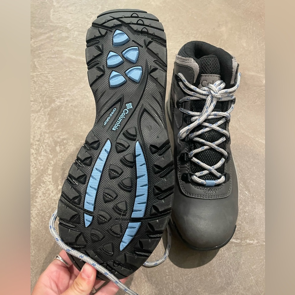 Colombia snow/hiking boots. Never been worn still has tissue inside shoe. NEW